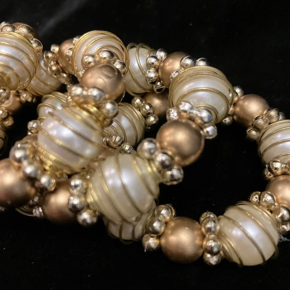 Napkin Rings Faux Pearl & Gold Tone Bead Elegant 2” Set of 4 Dinner Tableware